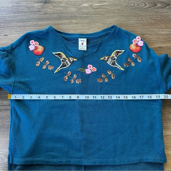 Disney X Lauren Conrad Snow White Cropped Sweatshirt Small Teal Embroidered Bead - Picture 4 of 6